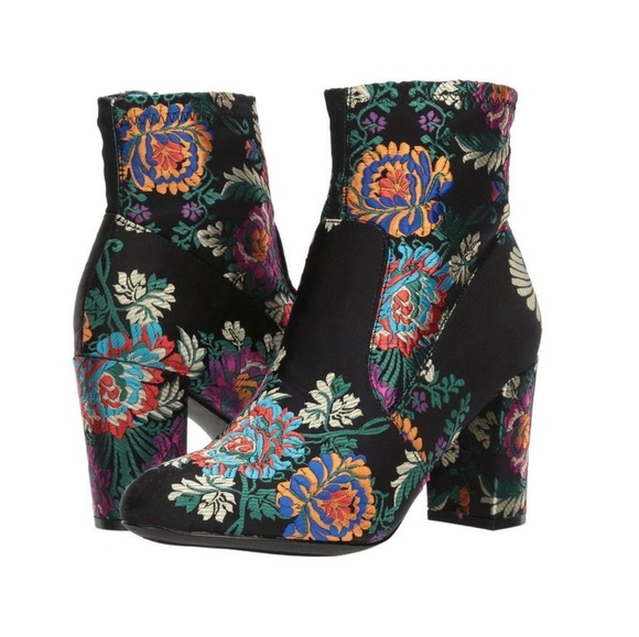 Steve Madden Shoes - NWOT Steve Madden Emison embroidery boots